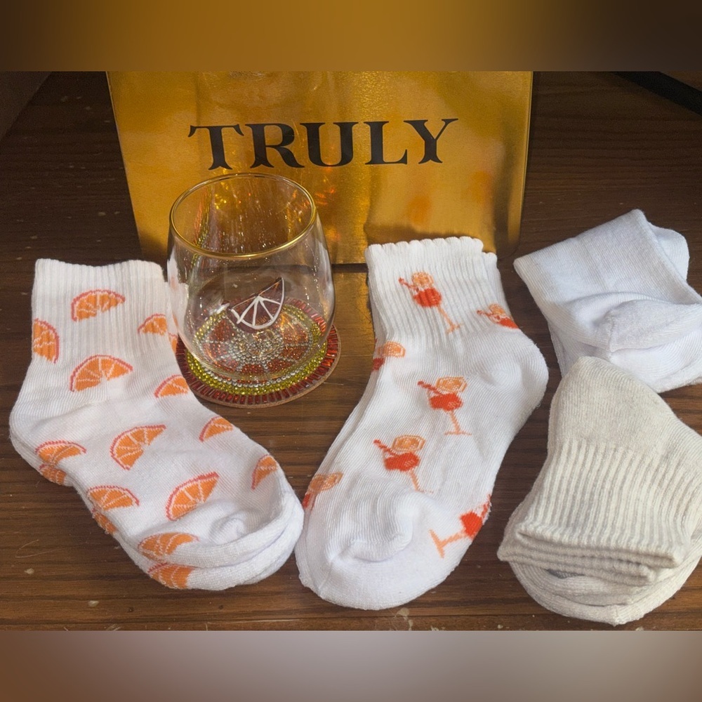 Oranges & Cocktails Tumbler & Socks Set - Picture 3 of 11